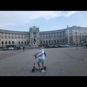 Meet your Posher, Preston